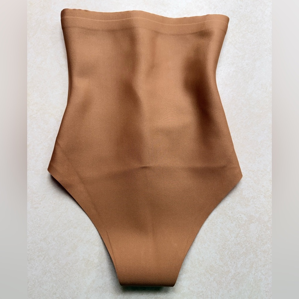 SKIMS BODY NWT CS HIGH-WAISTED THONG!